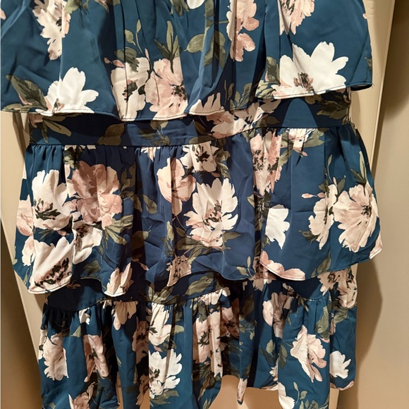 Abercrombie & Fitch Drama Ruffle Tiered Maxi Dress - Picture 3 of 8